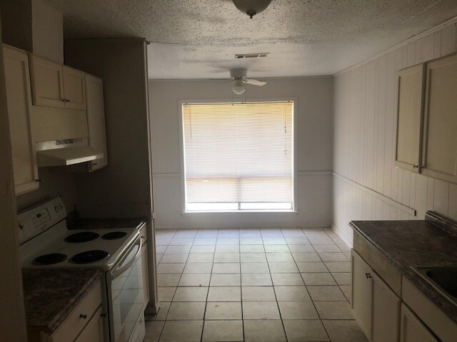 Foto del edificio - 170 W Woodcrest Dr