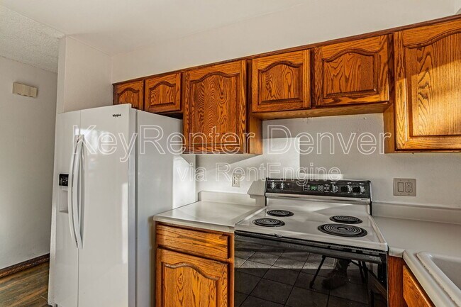 Foto del edificio - 16508 E Wesley Ave