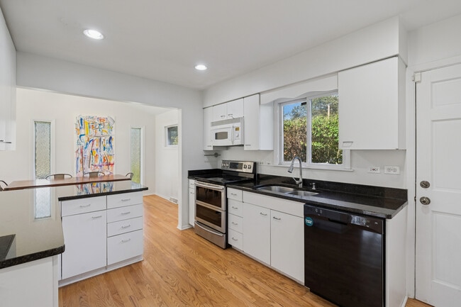 Building Photo - 1037 Heatherfield Ln