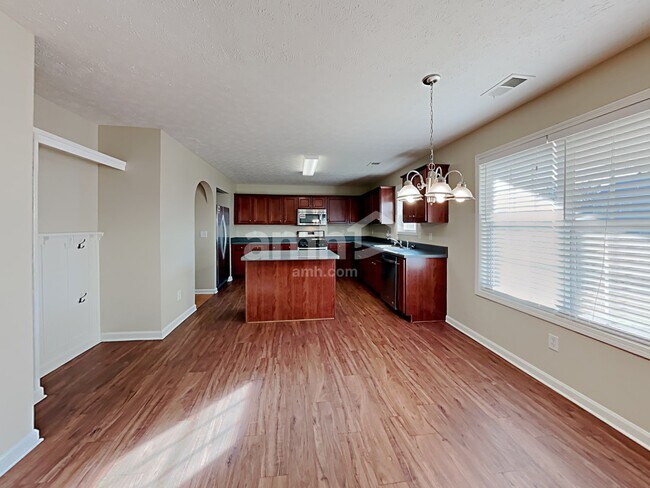 Building Photo - 230 Overlook Dr