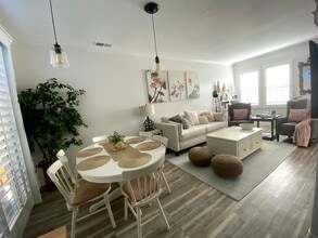 Building Photo - 22992 Serra Dr