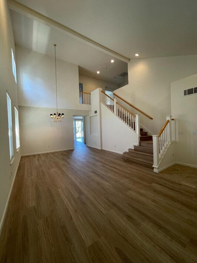 Building Photo - 1065 Rockport Ave