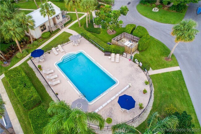 Foto del edificio - 3901 SE St Lucie Blvd