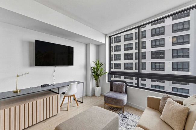 Building Photo - 225 N Miami Ave