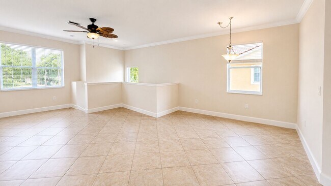 Foto del edificio - Annual UNFURNISHED 3-bed 2-bath condo in Stonehaven