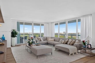 Building Photo - 16500 Collins Ave