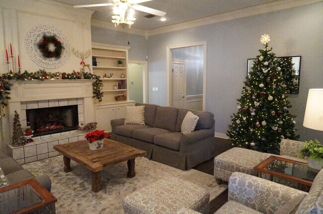 Building Photo - $1900/mo 3br/2b 1672 sq.ft. 852 Azalea Gar...