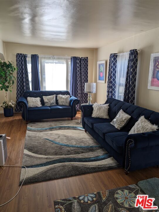 Foto principal - 9202 Crenshaw Blvd