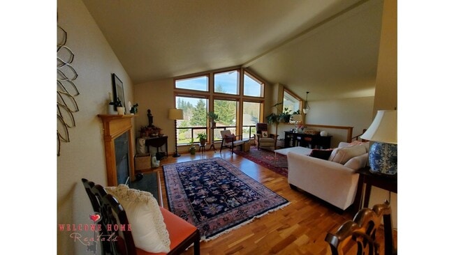 Building Photo - HUGE 5-BEDROOM home with separate BONUS ROOM for rent!!  Large fenced yard!!!