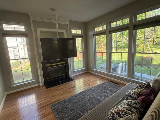 Foto del edificio - 2037 Woodshade Ct