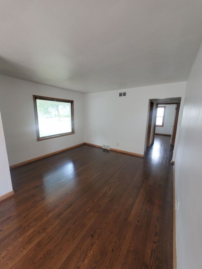 Foto del edificio - 3 Bedroom Single Family