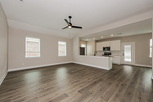 Foto del edificio - 312 Live Oak Ln