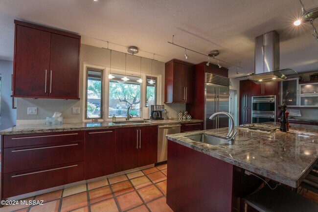 Foto del edificio - 7911 E Birwood Rd