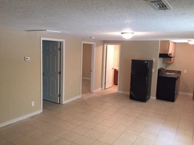 Living Room Kitchen - 418 Walter St Rome GA