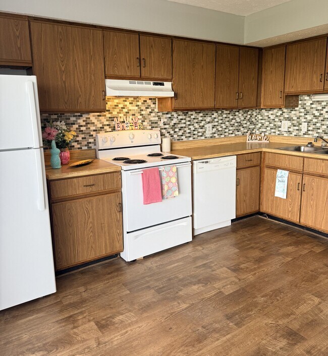 Building Photo - 16 Duiguid Dr