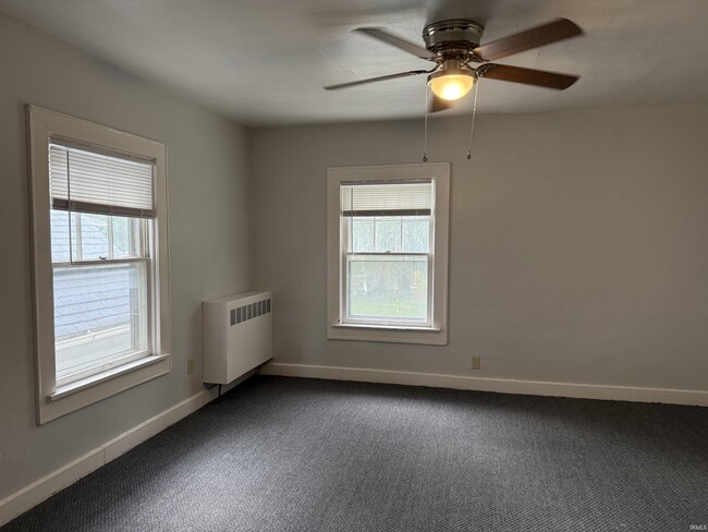 Building Photo - 1328 Sinclair St