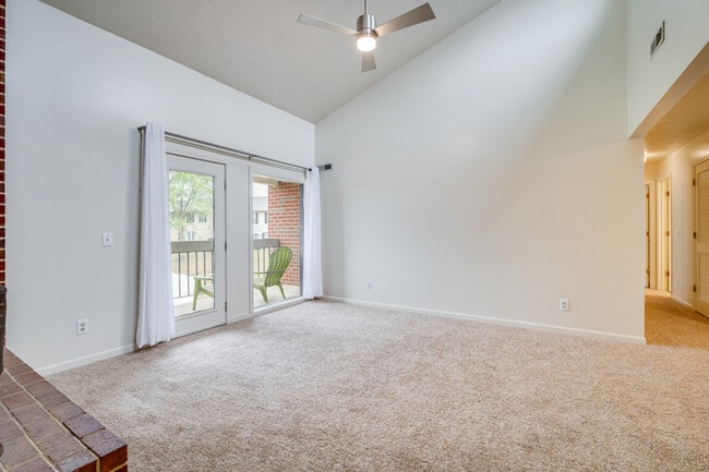 Foto del edificio - 1116-9 Blue Ridge Drive