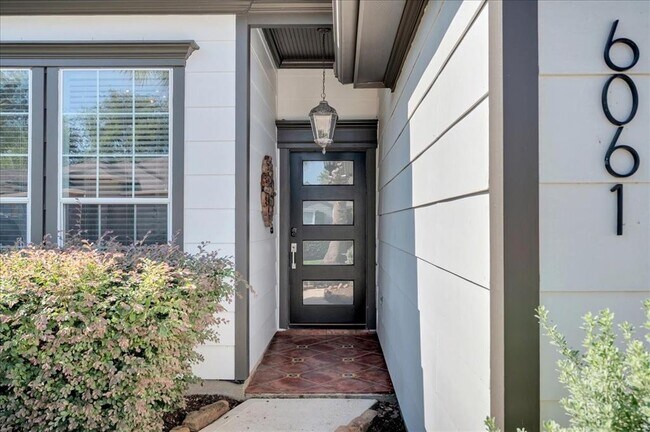 Foto del edificio - 6061 Yale St