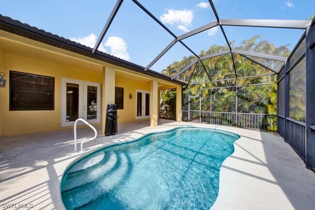 Foto del edificio - 8766 Tropical Ct