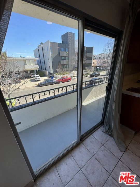 Foto del edificio - 3707 Kelton Ave