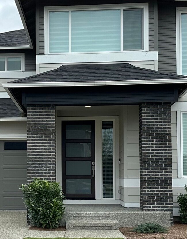 Building Photo - Luxury 4 bedroom 3.5 bath Eaglemont Mainvu...