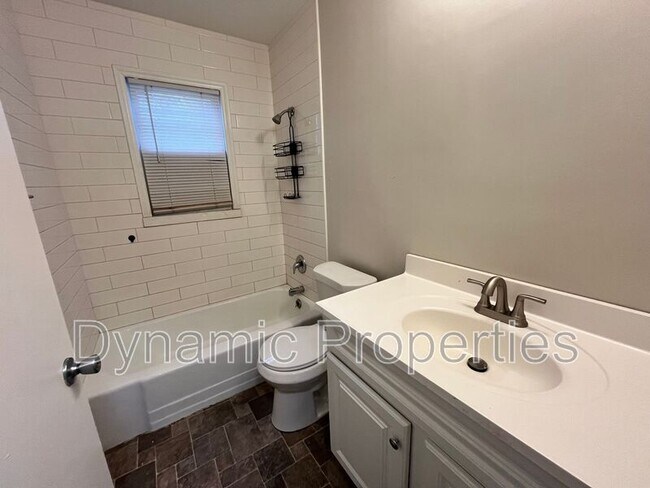 Building Photo - 2537 S 46th Ave