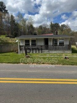 Photo - 687 Ada Street