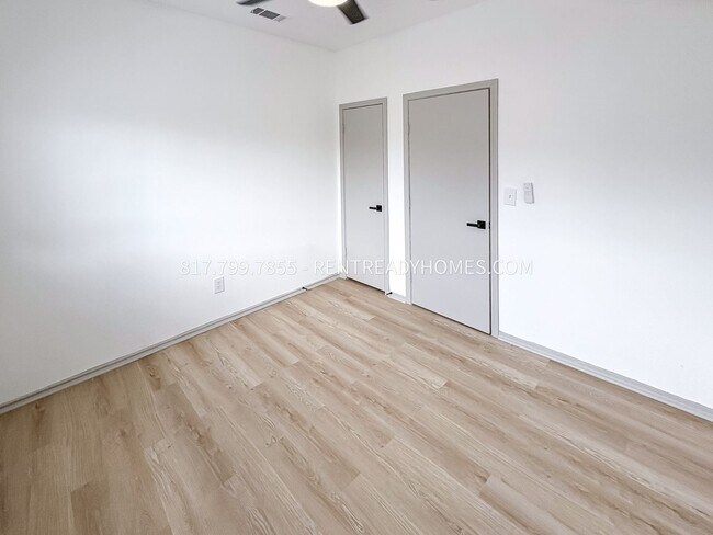 Foto del edificio - 611 Oriole Blvd