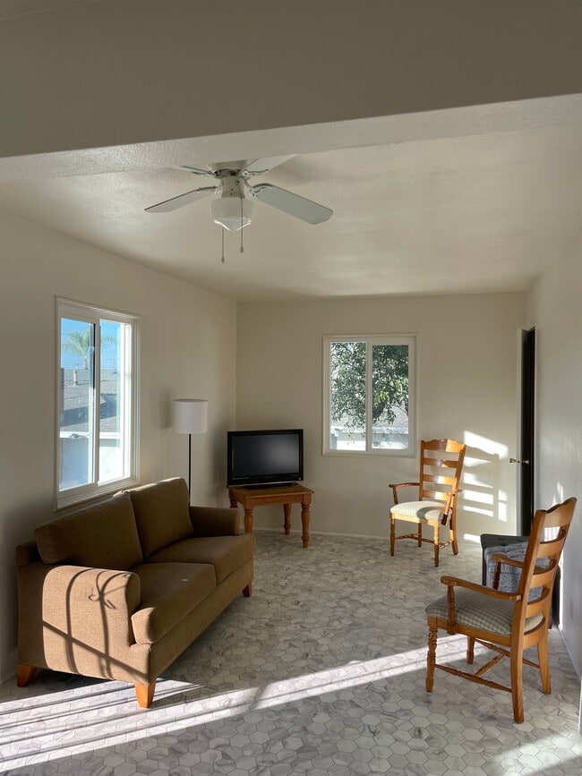 Building Photo - 4400 N Lakewood Blvd