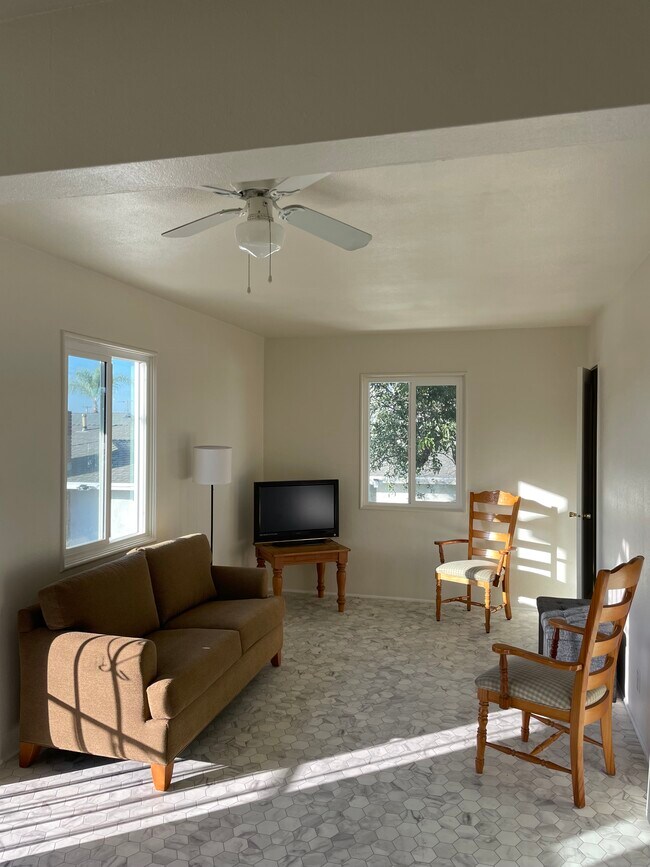 Foto del edificio - 4400 N Lakewood Blvd