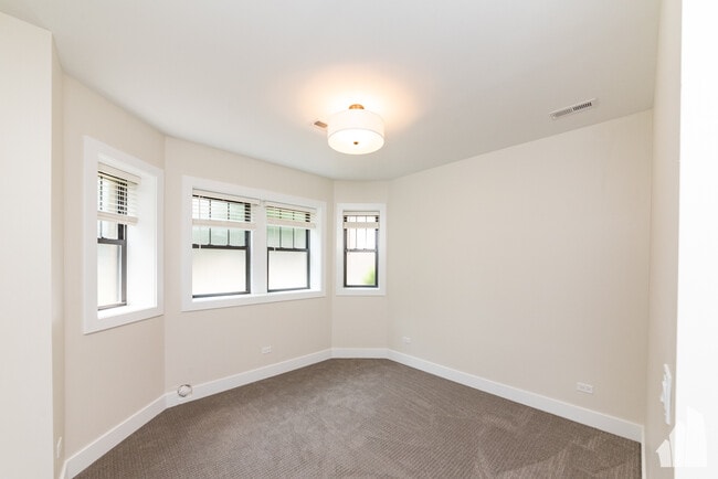 Building Photo - 4955 N Seeley Ave