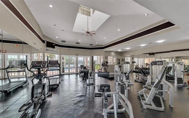 Foto del edificio - 2880 N Oakland Forest Dr