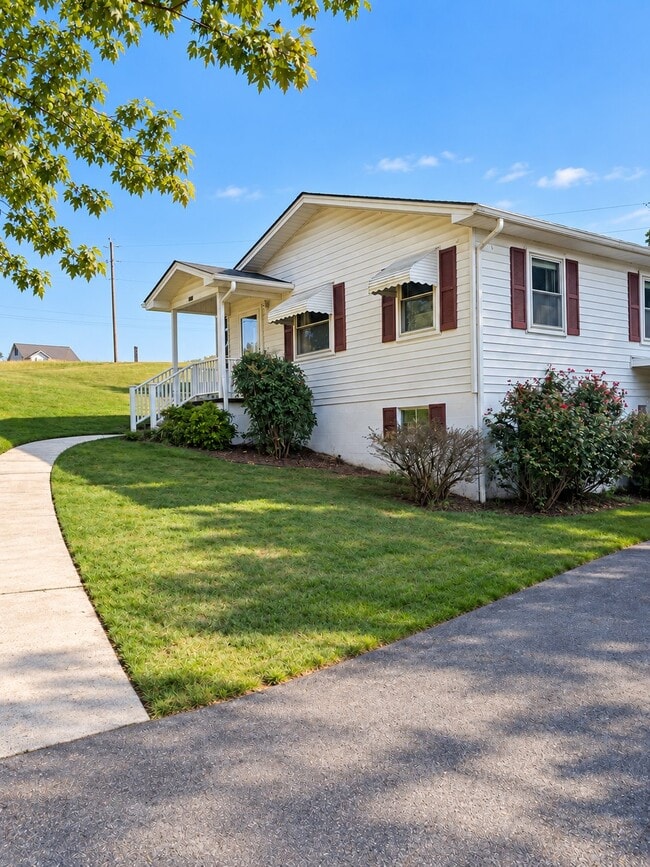Foto del edificio - 1734 Peachtree Ln