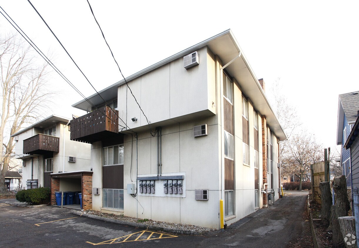 Building Photo - 1602 Packard St