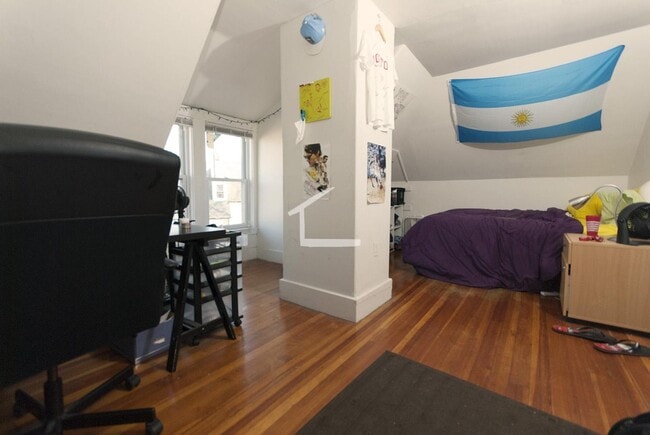 Building Photo - HOT ALLSTON LISTING!!!!