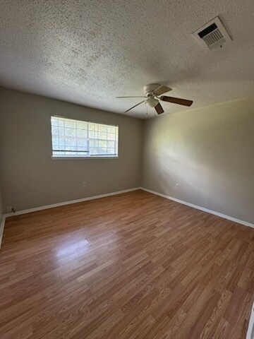 Foto principal - 13708 Goodwood Blvd