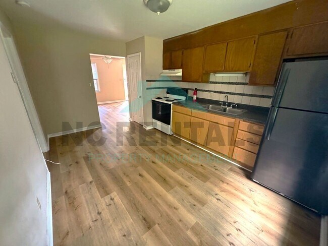 Foto del edificio - 663 Sunnybrook Rd