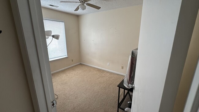 Building Photo - 9523 University Terrace Dr