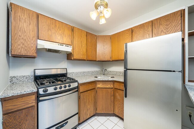 Building Photo - 130 Bloomfield St