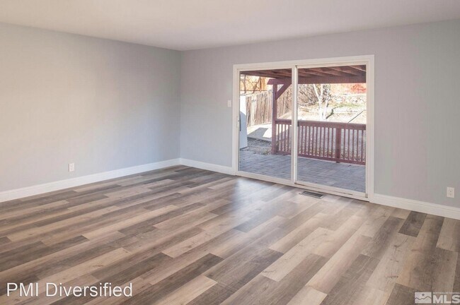 Building Photo - 3 br, 2 bath House - 180 Eric Avenue