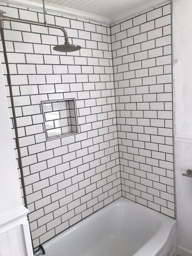 Building Photo - 3807 Manor Dr