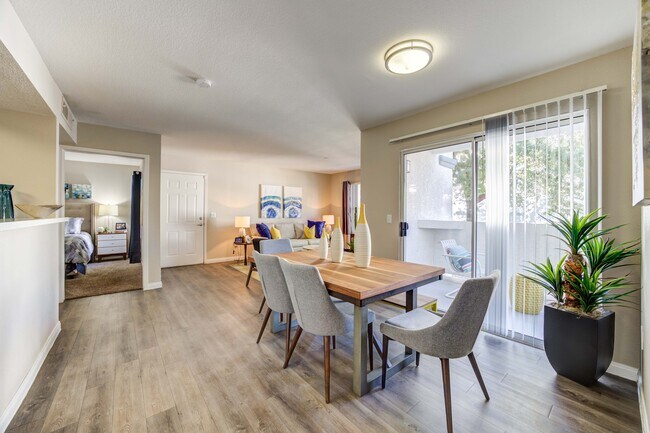 Foto del edificio - Ascent at Silverado Apartment Homes