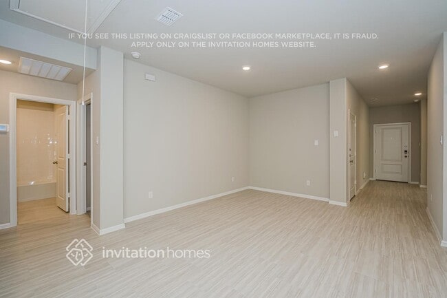 Building Photo - 422 Lubbock Dr