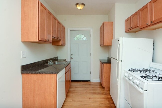 Building Photo - 3810 N Fremont St