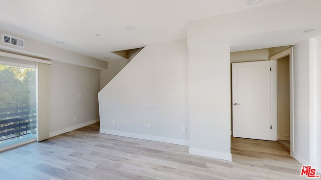 Foto del edificio - 236 Rosemont Ave