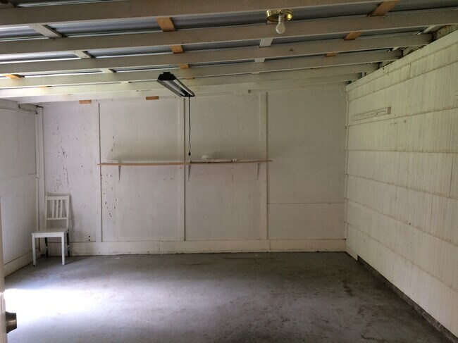 trastero - 4808 SE Salmon St