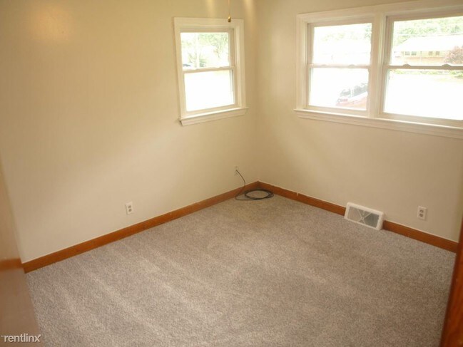 Building Photo - 3 br, 1 bath House - 6109 Athens Dr