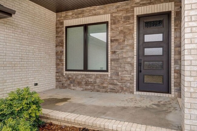 Building Photo - 6133 S Maryland Ave