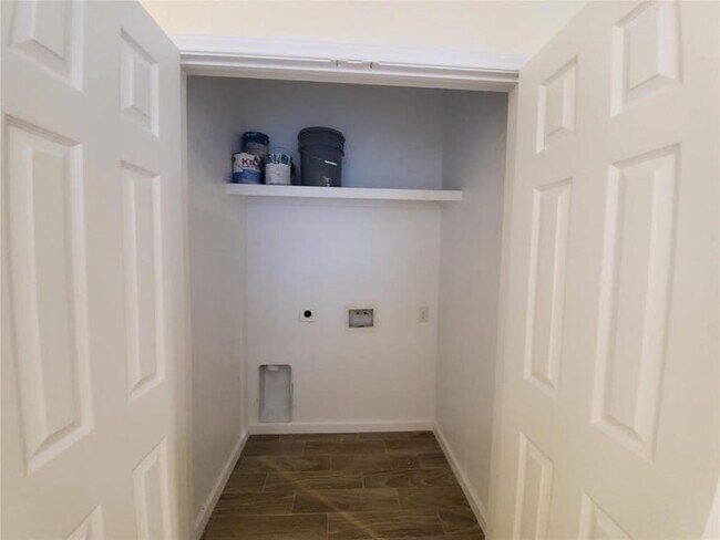 Foto del edificio - 16817 W Dounreay St