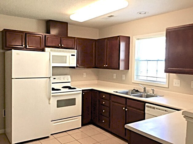 Building Photo - 5640 Regent Village Dr